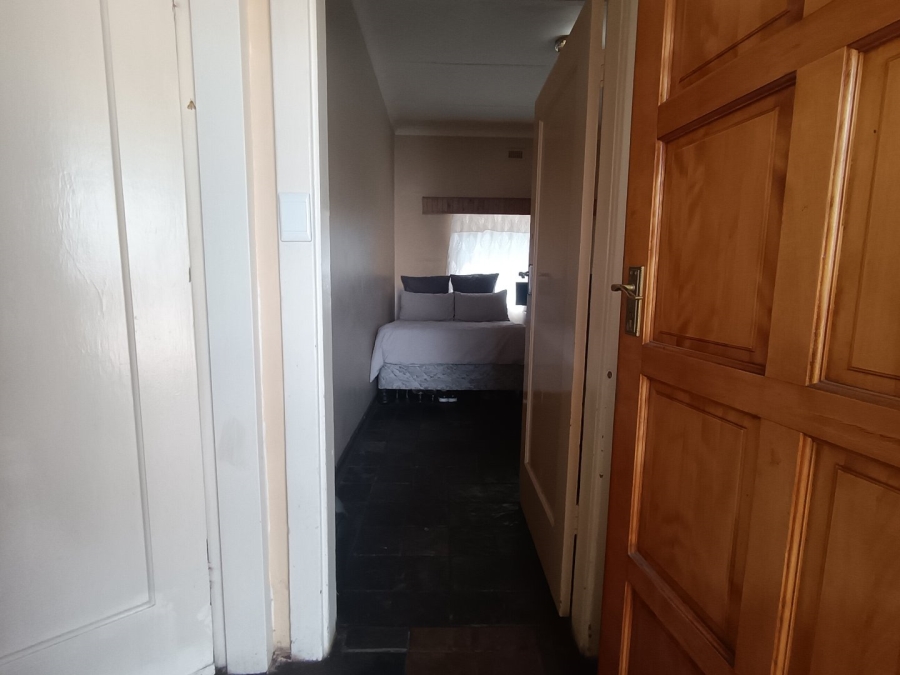 To Let 1 Bedroom Property for Rent in Die Bult North West